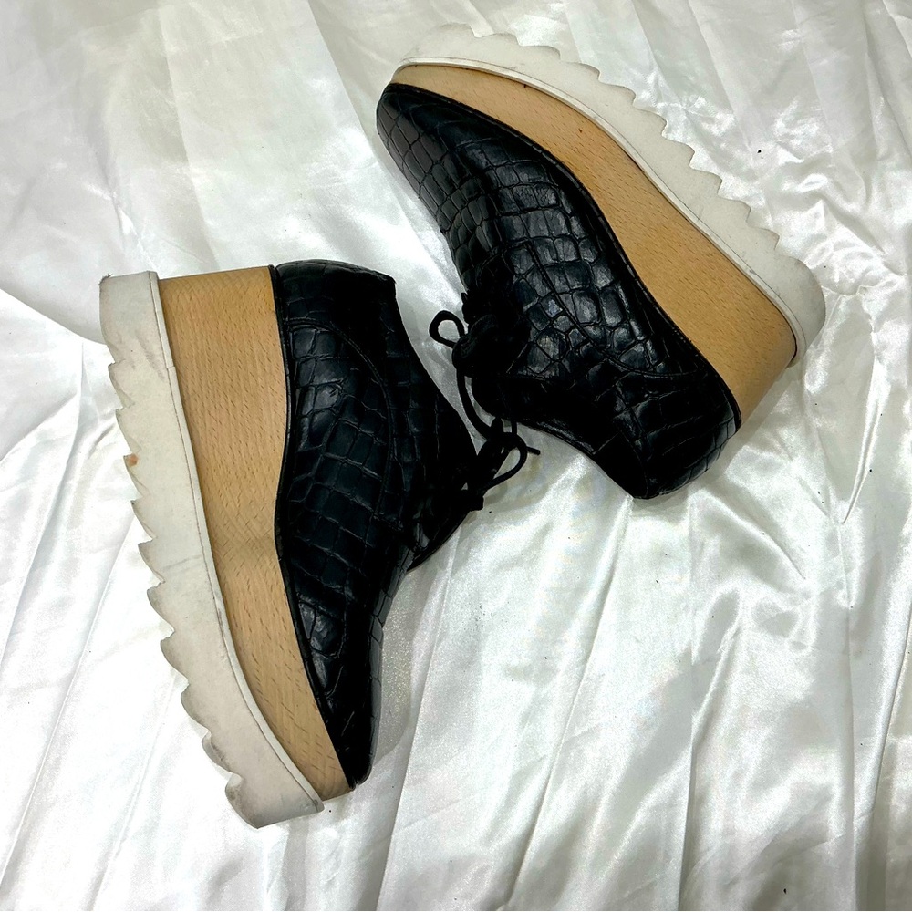 Stella McCartney leather lace up shoes 🖤🤍🖤🤍 - Picture 8 of 13
